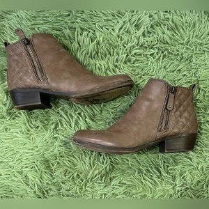 Brown Ankle Chelsea Boots